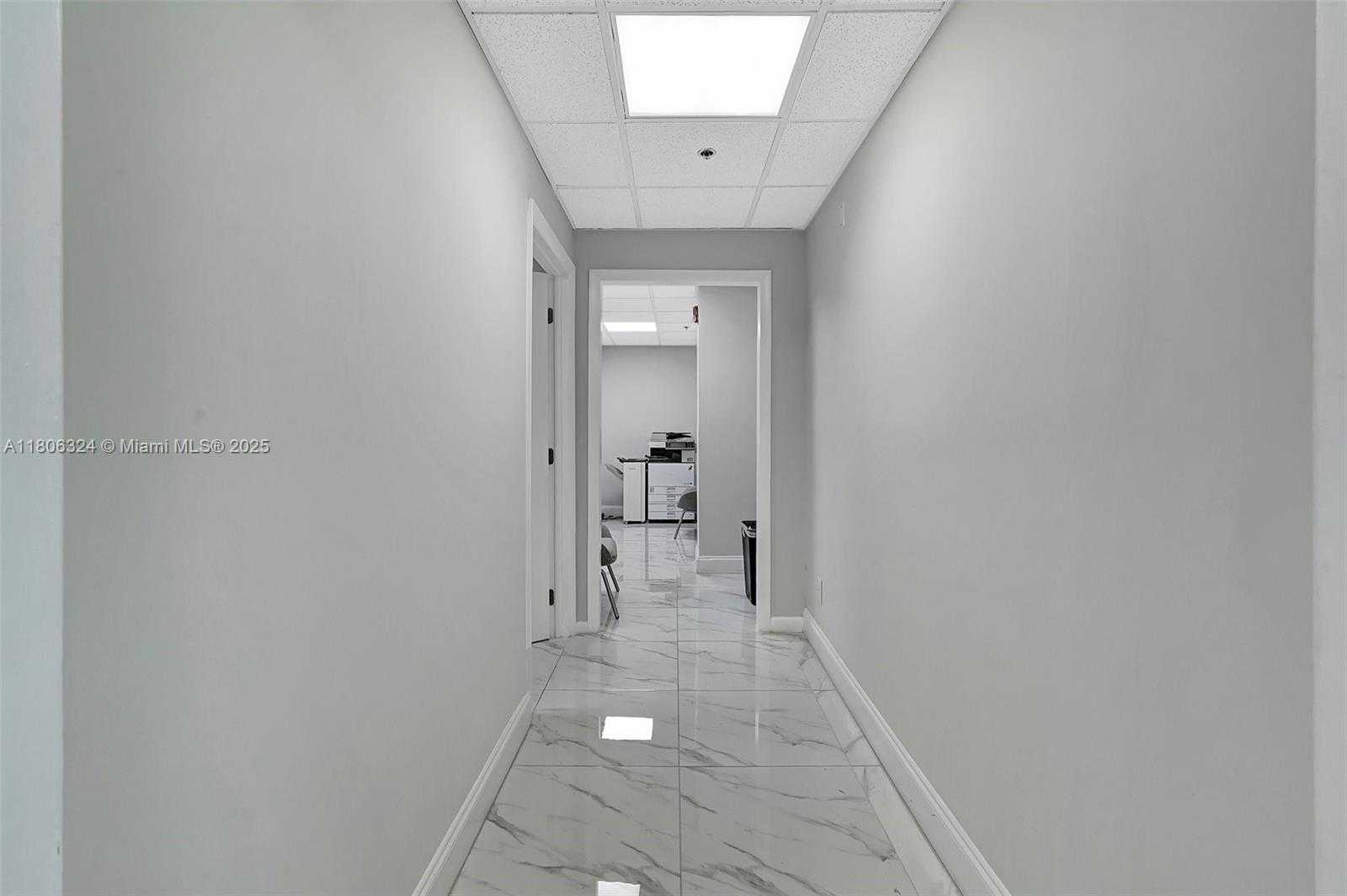 Small Image of 12550 BISCAYNE BLVD #702, North Miami Number 8
