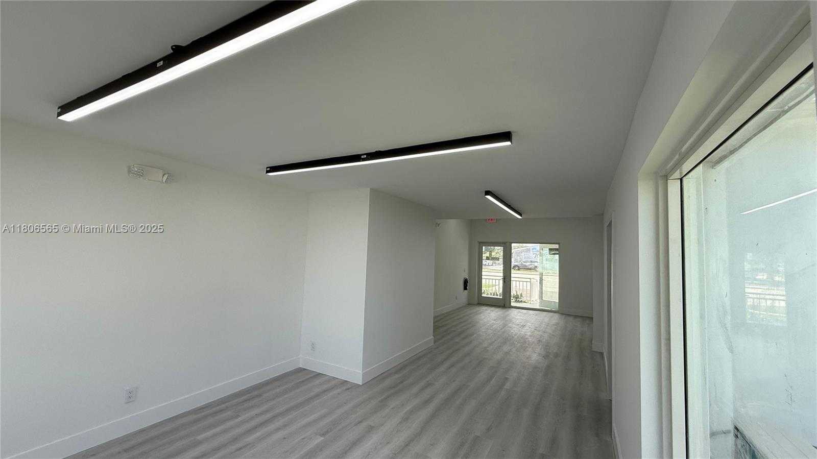 Small Image of 7061 TAFT ST, Hollywood Number 6