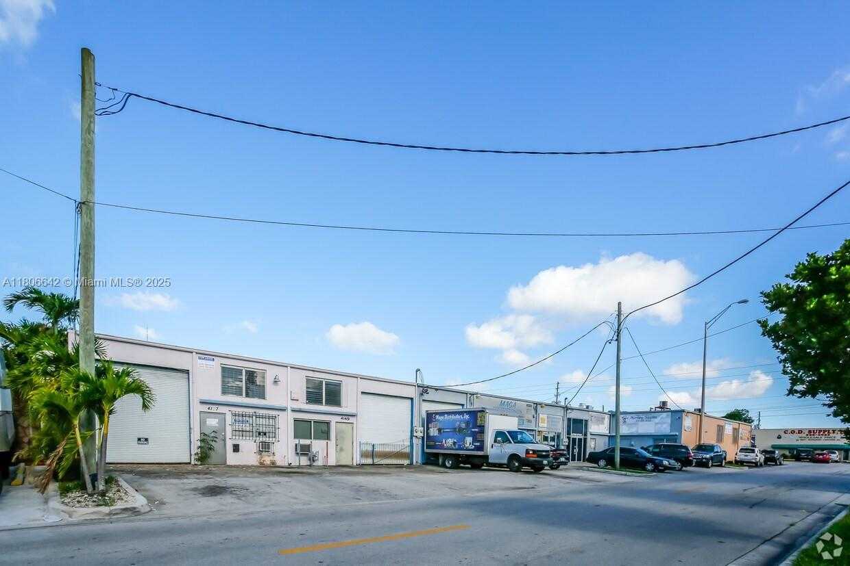 Small Image of 4125 EAST 10TH CT, Hialeah Number 2