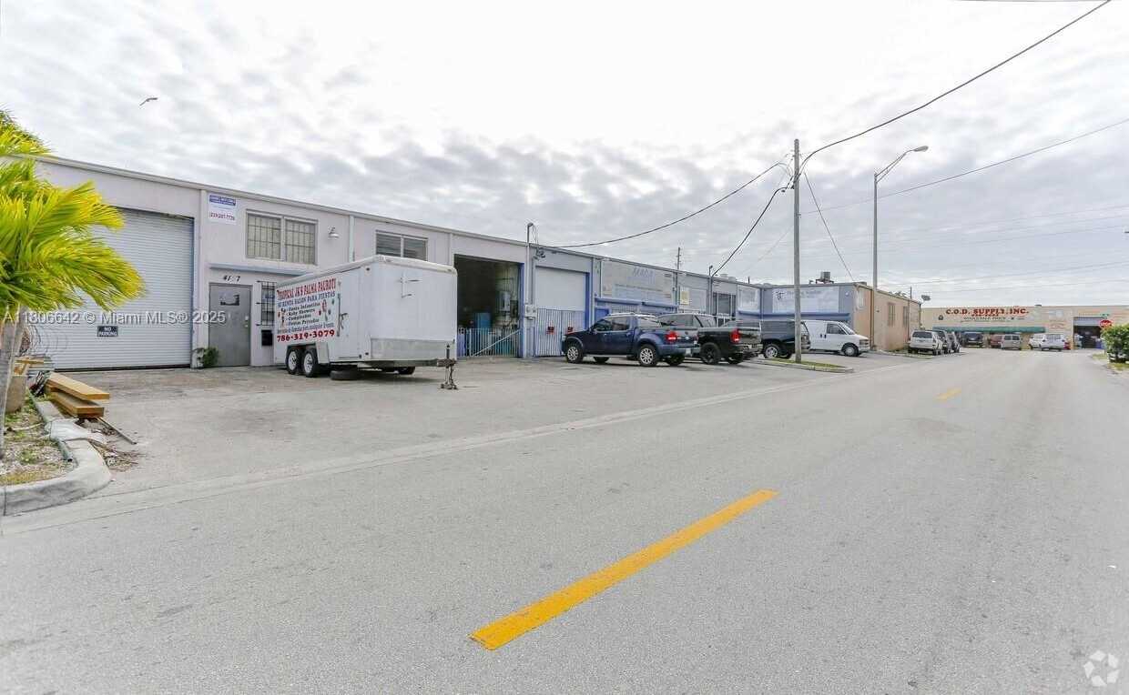 Small Image of 4125 EAST 10TH CT, Hialeah Number 3