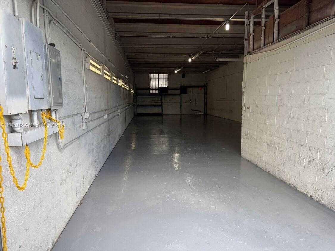 Small Image of 4125 EAST 10TH CT, Hialeah Number 6