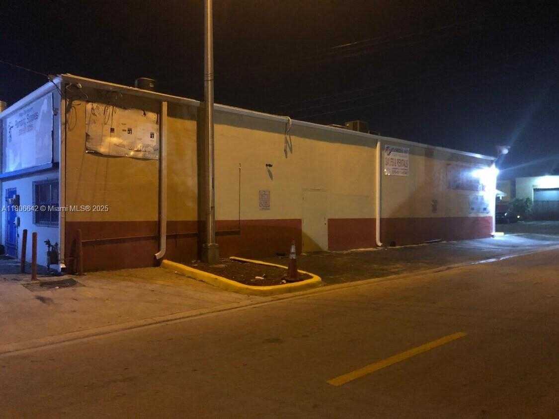 Small Image of 4125 EAST 10TH CT, Hialeah Number 7