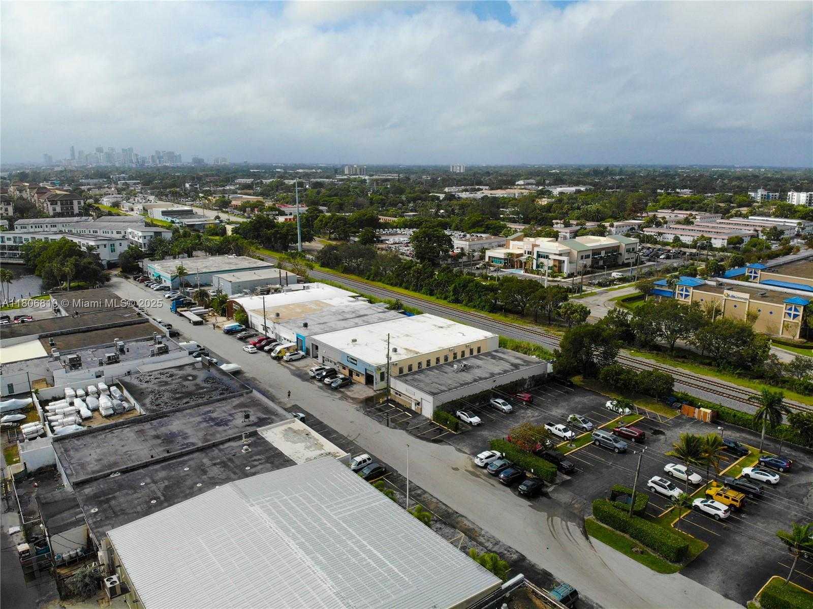 Small Image of 3031 NORTH EAST 12TH TER, Oakland Park Number 6