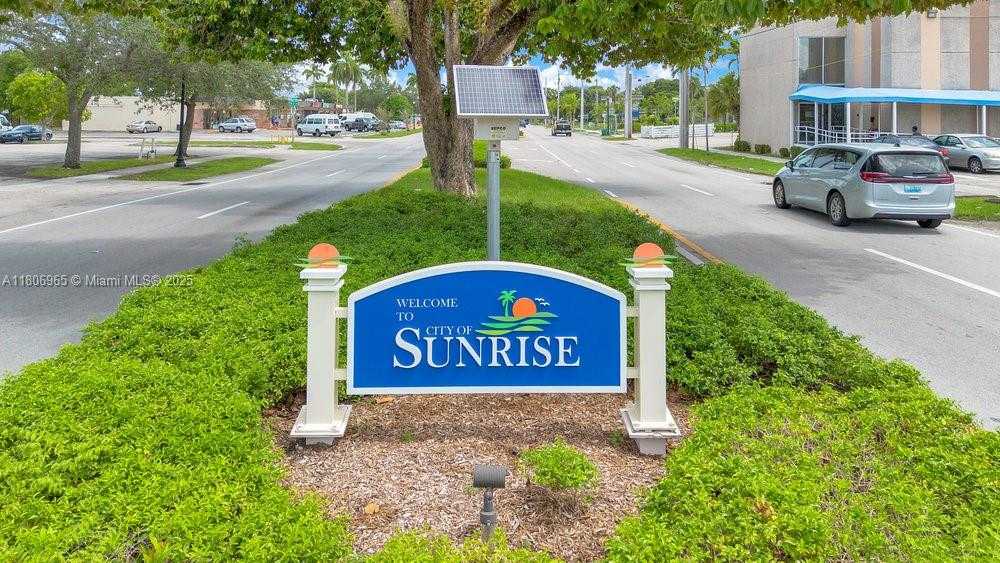 Small Image of 1072 SUNSET STRIP #1072, Sunrise Number 12