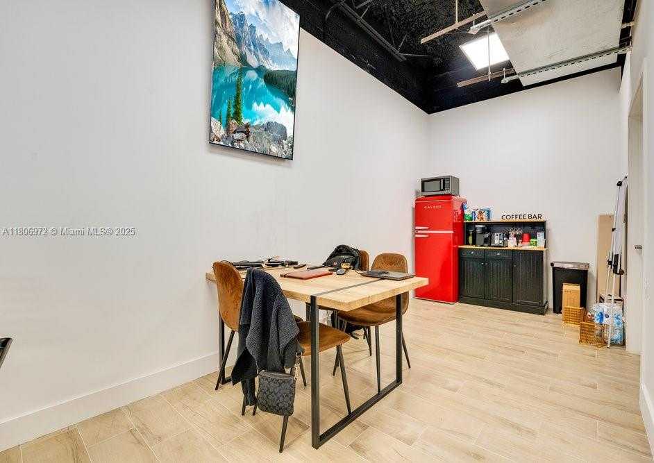 Small Image of 1100 SUNSET STRIP #1100-04, Sunrise Number 17