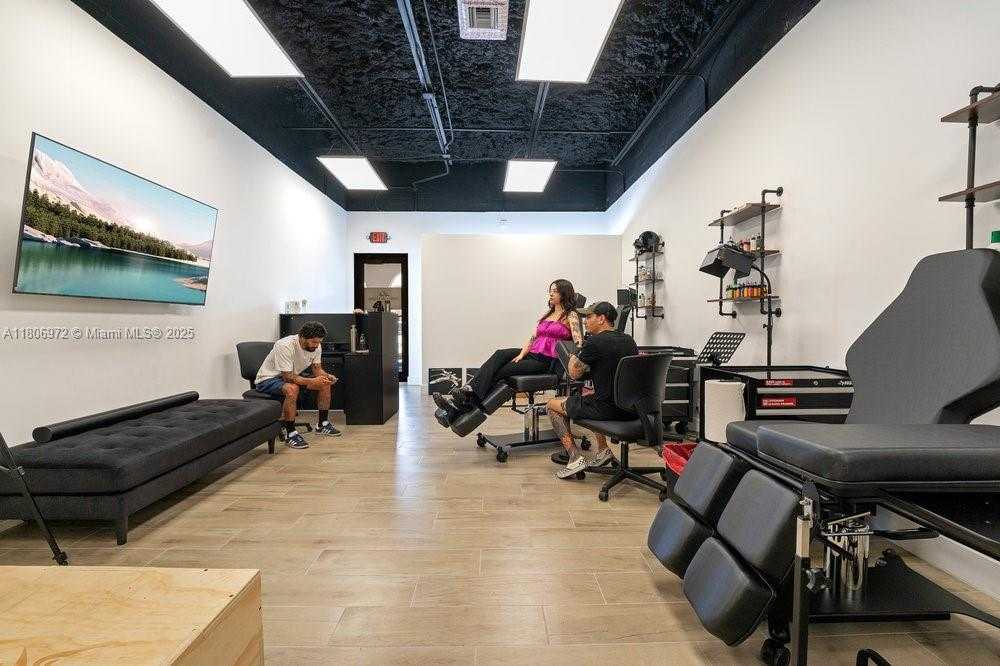 Small Image of 1100 SUNSET STRIP #1100-04, Sunrise Number 18