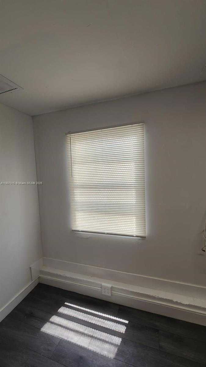 Small Image of 7951 NORTH WEST 33RD ST, Doral Number 10