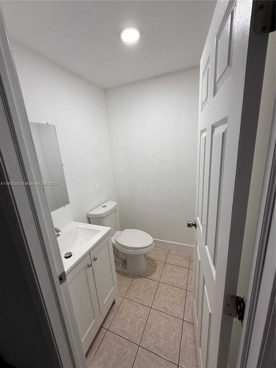Small Image of 7951 NORTH WEST 33RD ST, Doral Number 15