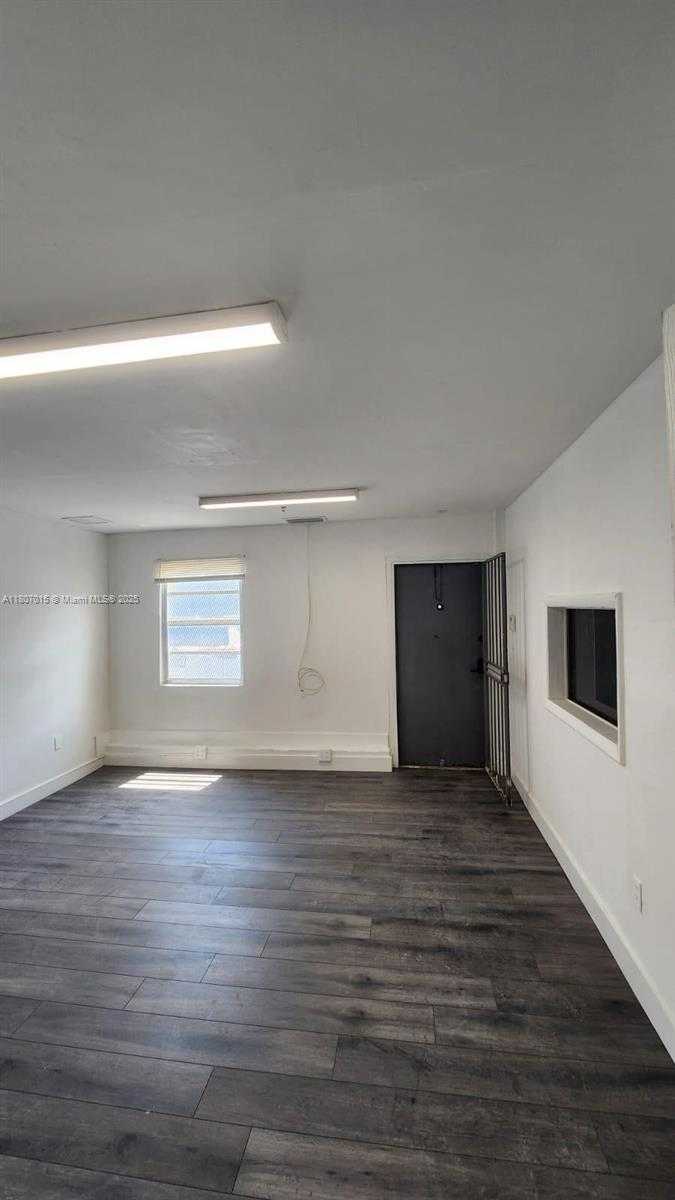 Small Image of 7951 NORTH WEST 33RD ST, Doral Number 4