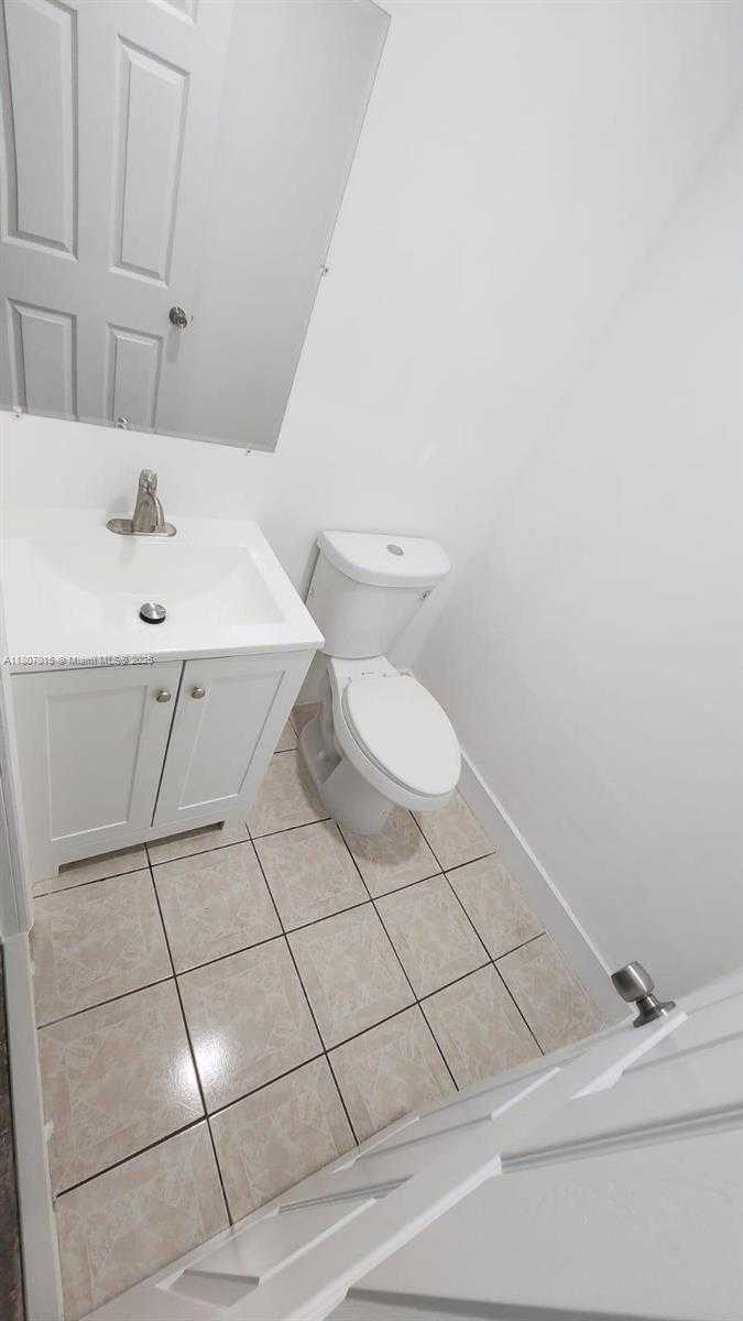 Small Image of 7951 NORTH WEST 33RD ST, Doral Number 9