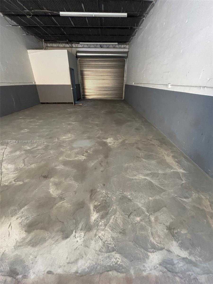 Small Image of 240 ANDREWS AVE #240-04, Pompano Beach Number 4