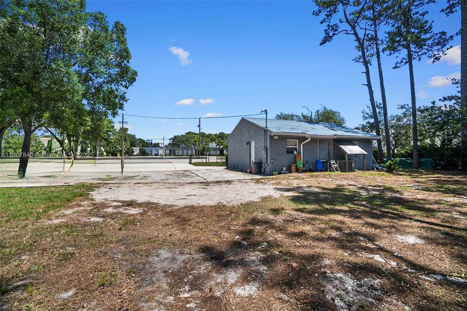Small Image of 4736 LAKE WORTH RD, Green Acres Number 20