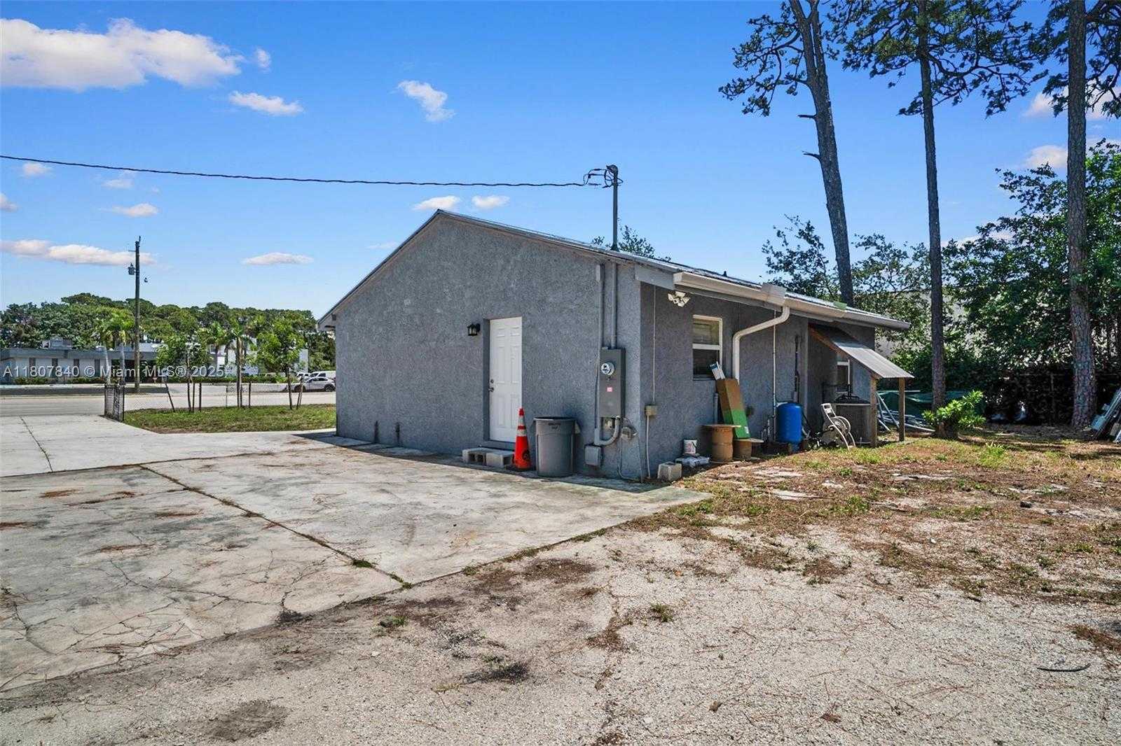 Small Image of 4736 LAKE WORTH RD, Green Acres Number 21