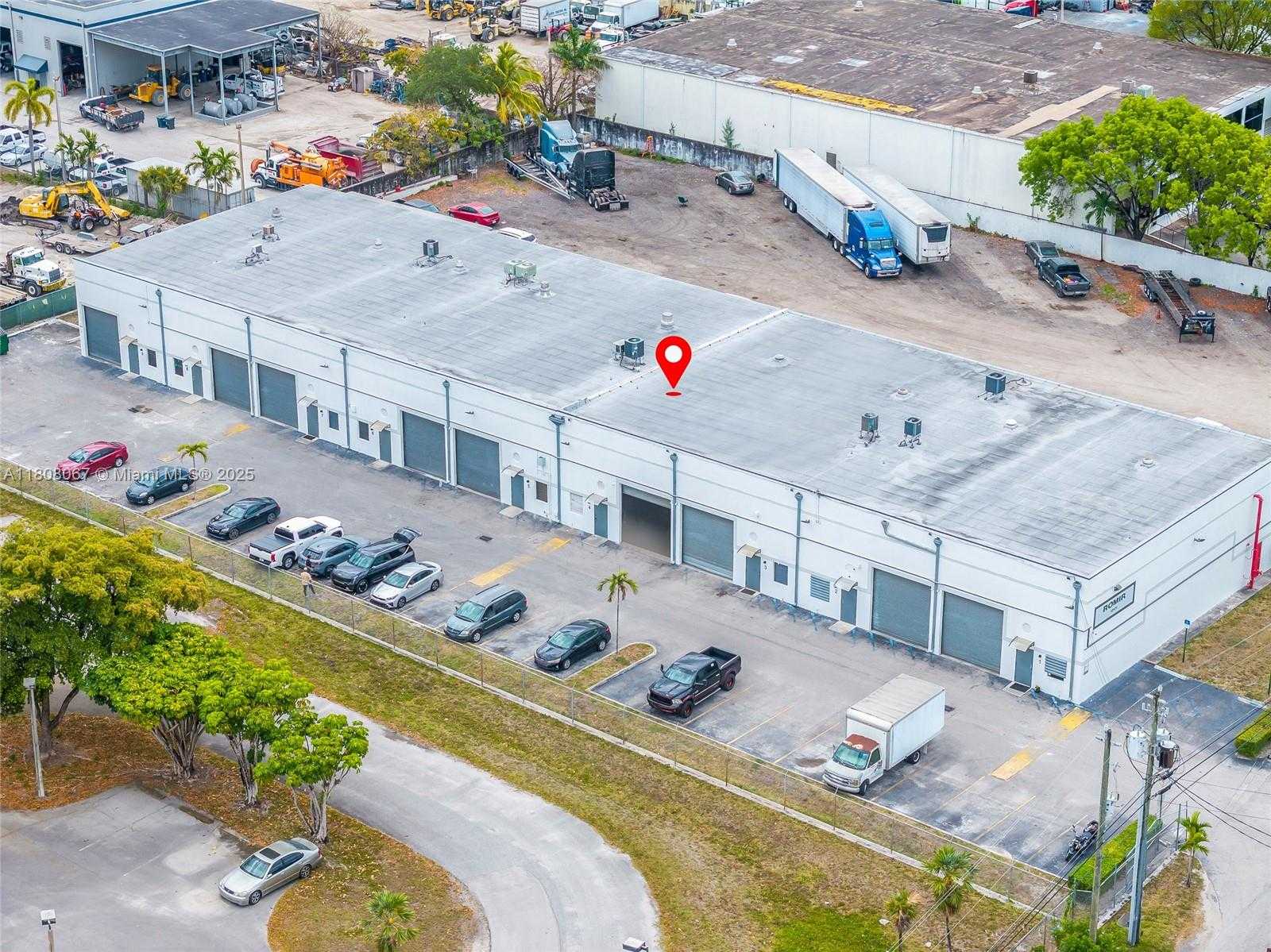 Small Image of 12101 NORTH WEST 98TH AVE, Hialeah Gardens Number 16