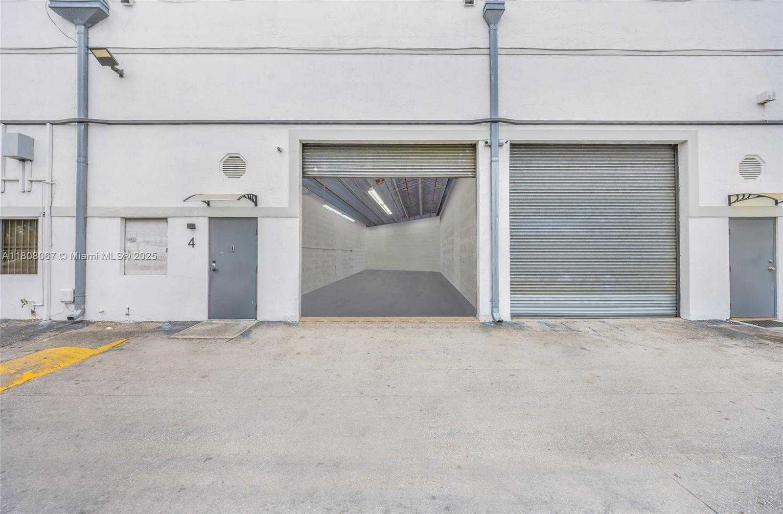 Small Image of 12101 NORTH WEST 98TH AVE, Hialeah Gardens Number 3