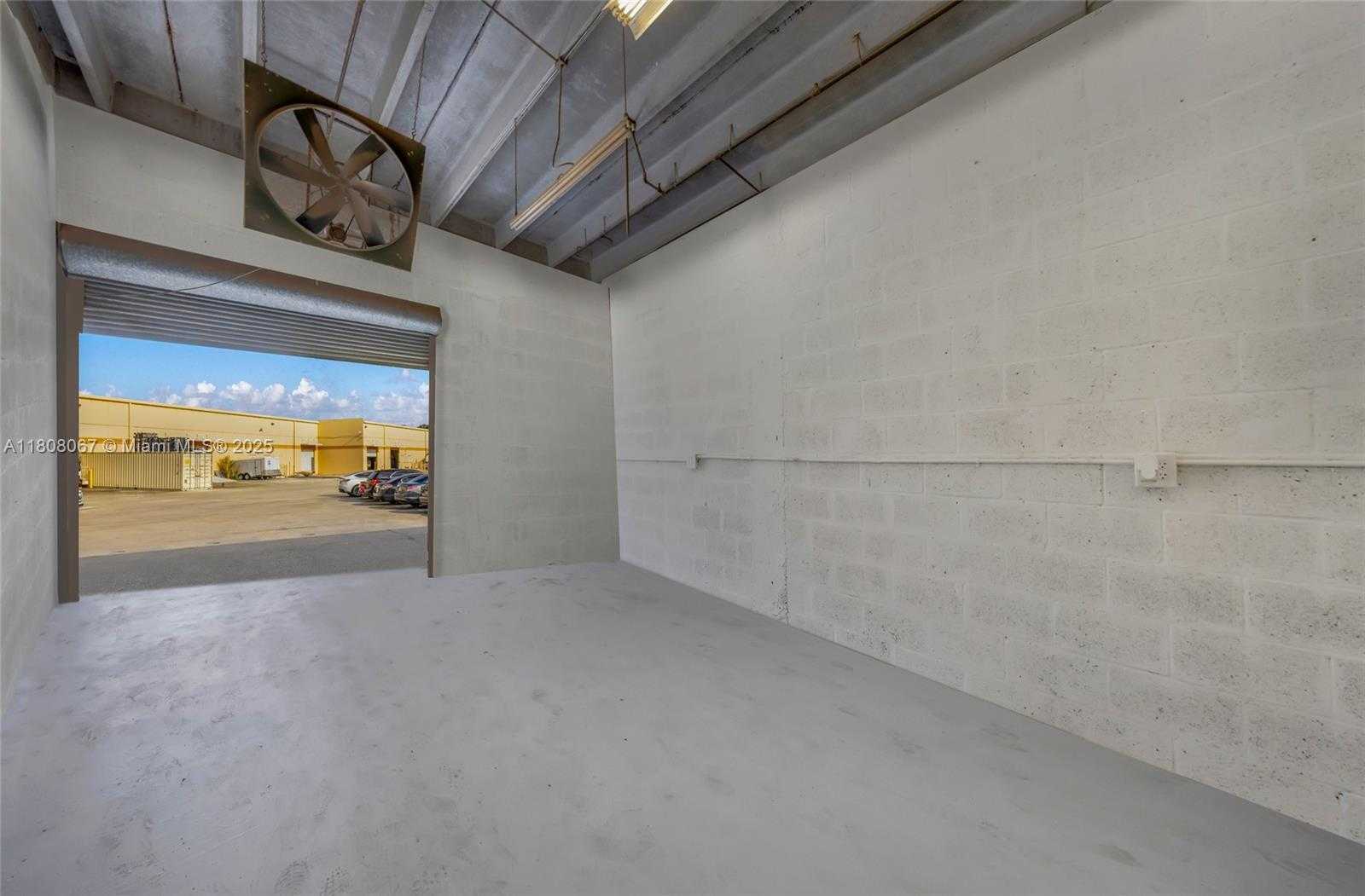Small Image of 12101 NORTH WEST 98TH AVE, Hialeah Gardens Number 5