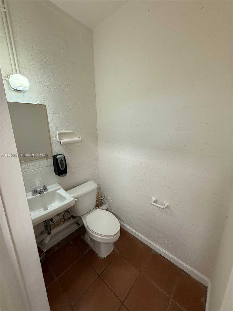 Small Image of 8320 SOUTH WEST 124TH ST, Pinecrest Number 12