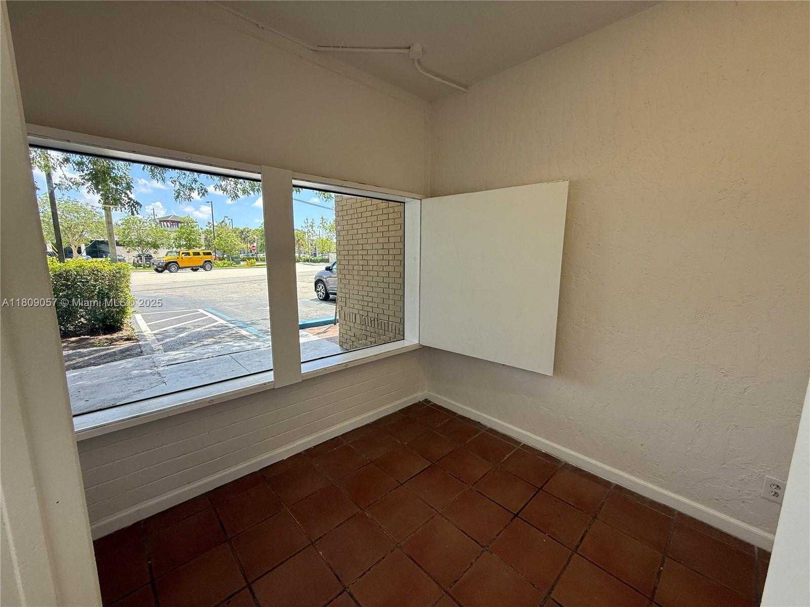 Small Image of 8320 SOUTH WEST 124TH ST, Pinecrest Number 5