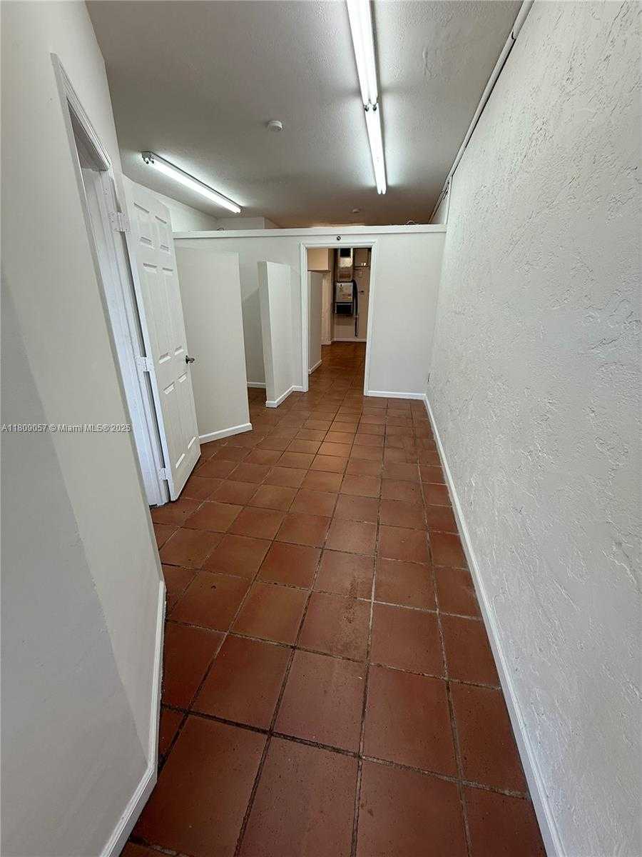 Small Image of 8320 SOUTH WEST 124TH ST, Pinecrest Number 7