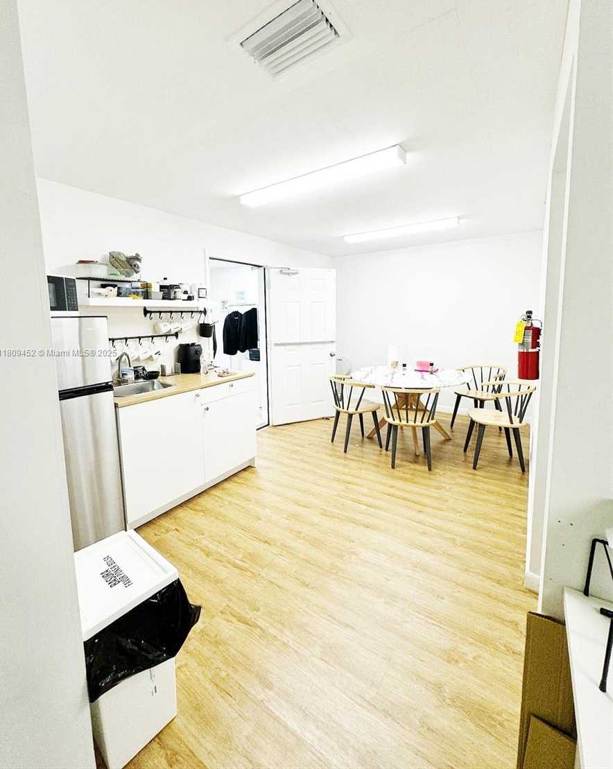 Small Image of 3960 WEST 16TH AVE #204, Hialeah Number 7