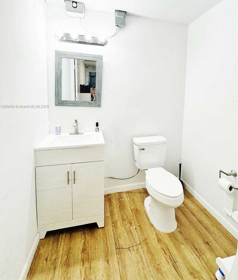 Small Image of 3960 WEST 16TH AVE #204, Hialeah Number 8