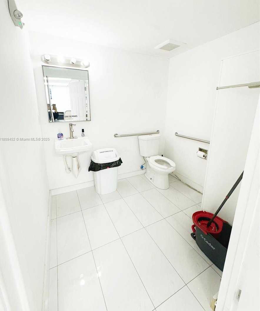Small Image of 3960 WEST 16TH AVE #204, Hialeah Number 9