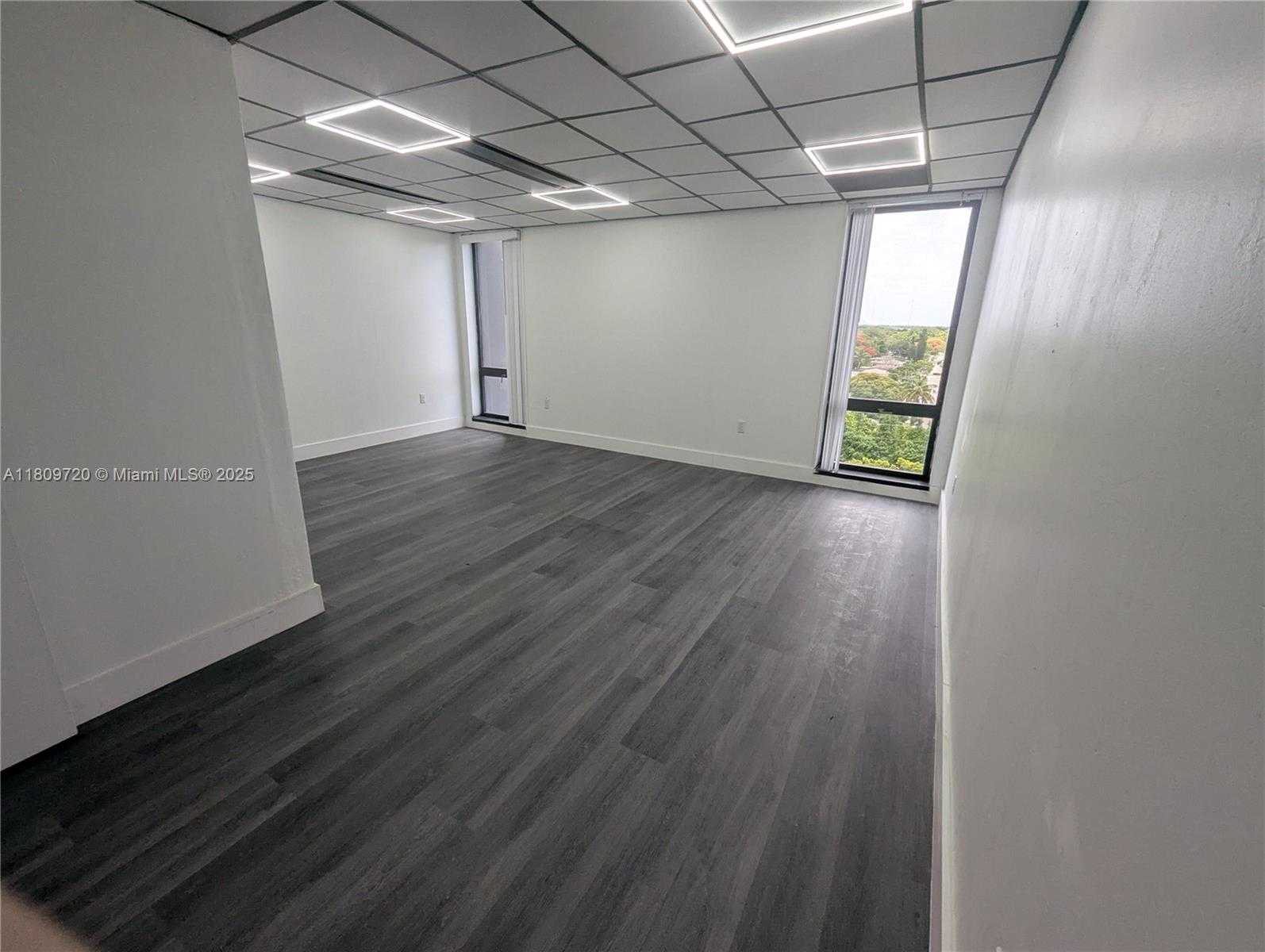 Small Image of 633 NORTH EAST 167TH ST #619, North Miami Beach Number 4
