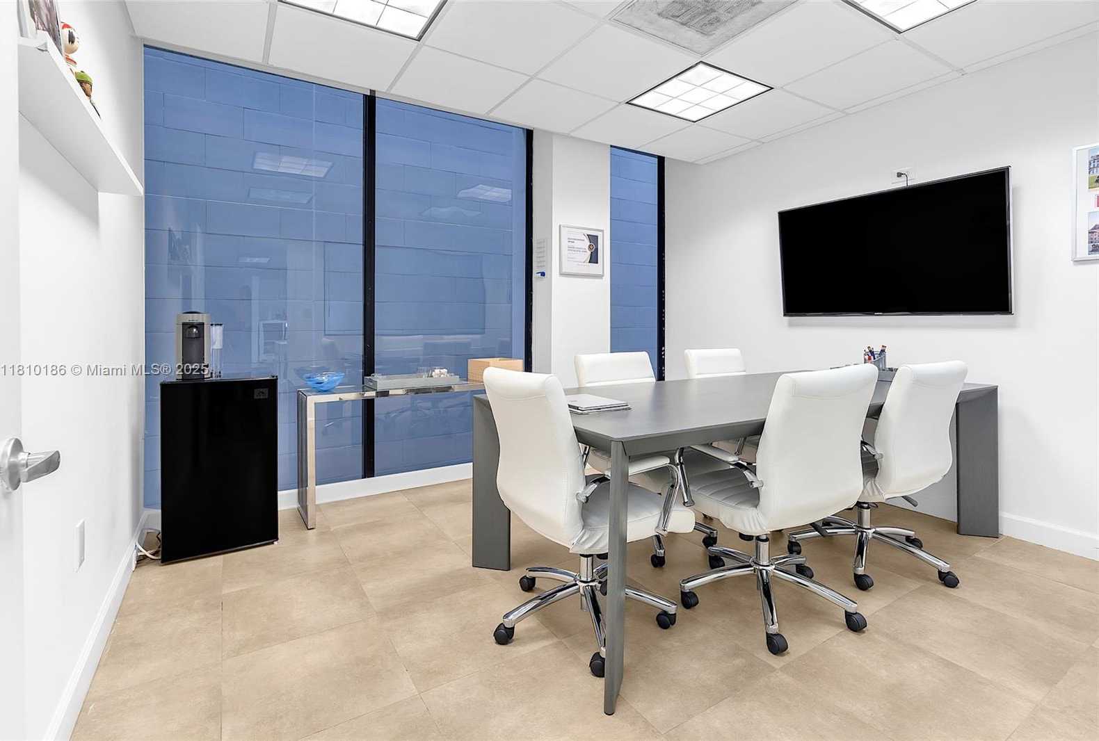 Small Image of 1110 BRICKELL AVE #806, Miami Number 3
