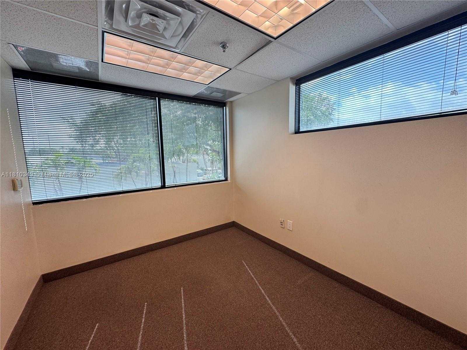 Small Image of 2870 STIRLING RD, Hollywood Number 12