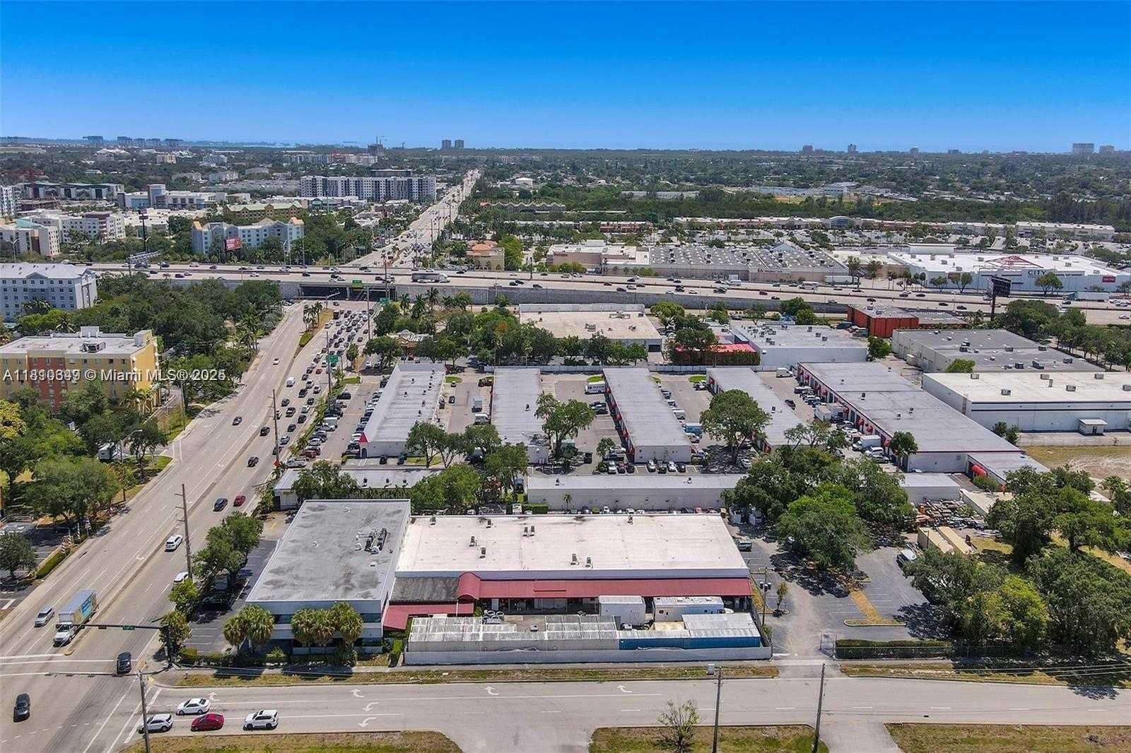 Small Image of 2870 STIRLING RD, Hollywood Number 2