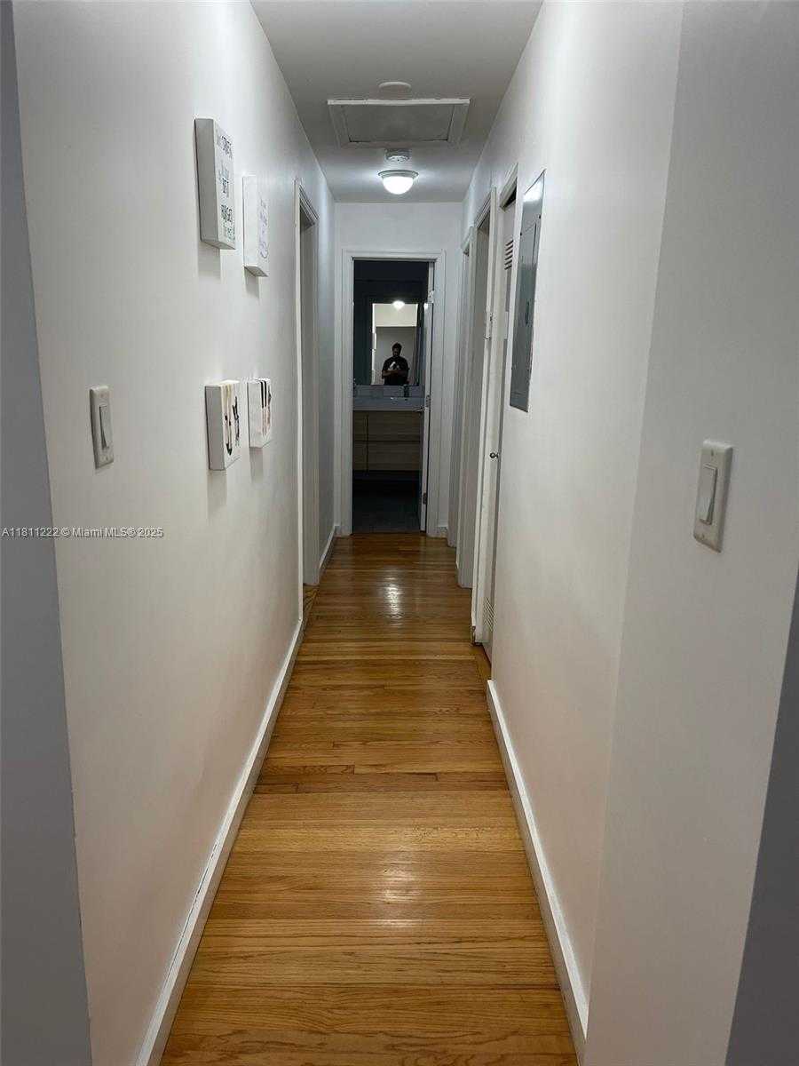 Small Image of 2375 NORTH EAST 185TH ST, Miami Number 16