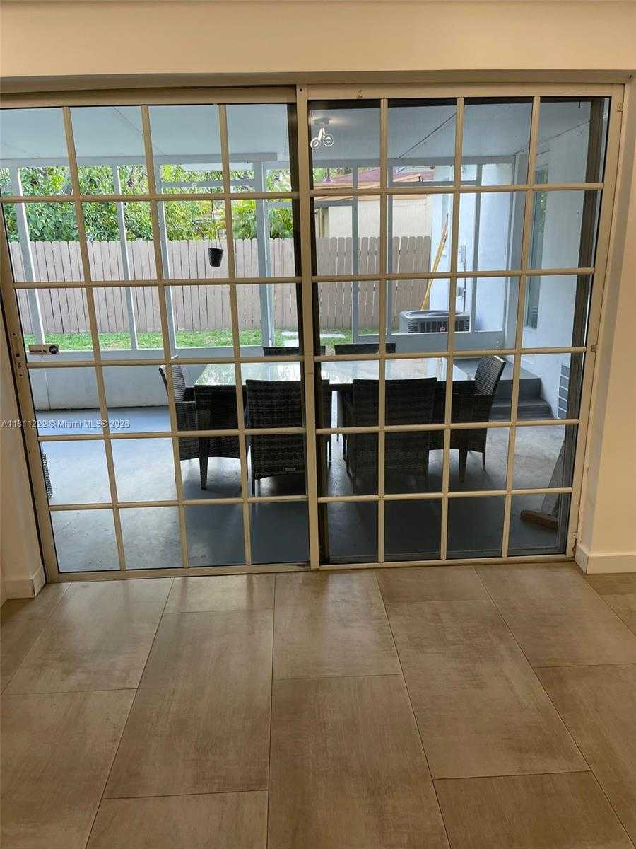 Small Image of 2375 NORTH EAST 185TH ST, Miami Number 24