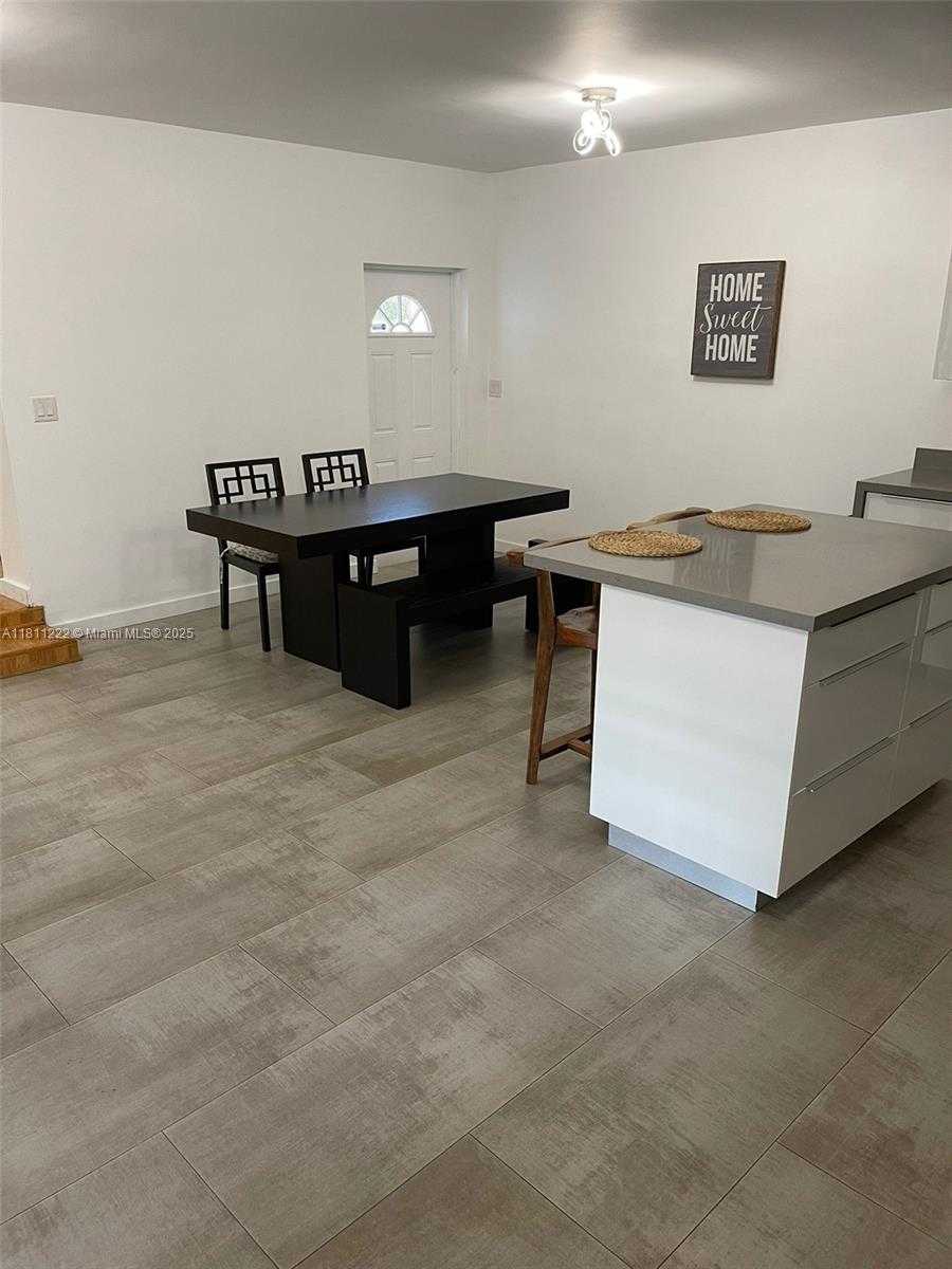 Small Image of 2375 NORTH EAST 185TH ST, Miami Number 8