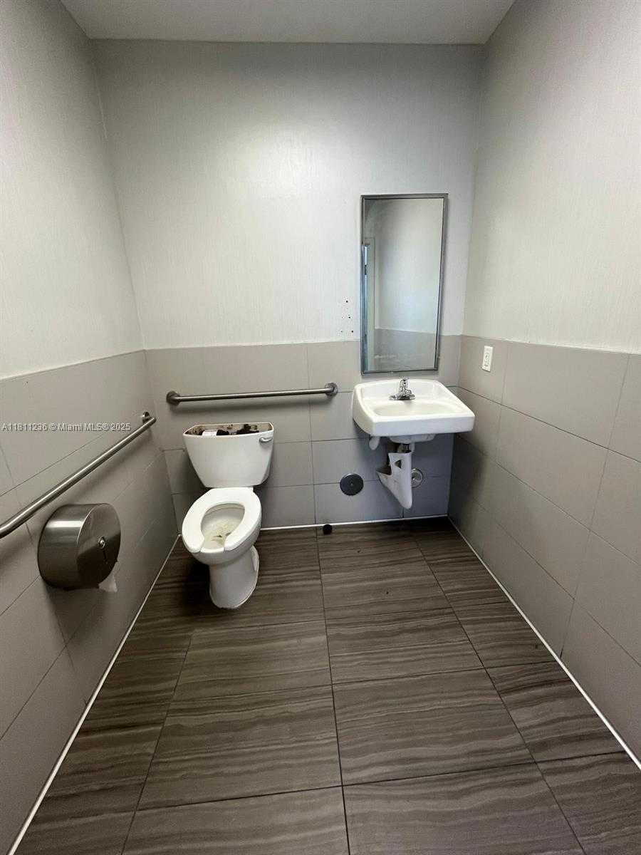 Small Image of 10101 WEST COMMERCIAL BLVD #10121, Tamarac Number 11