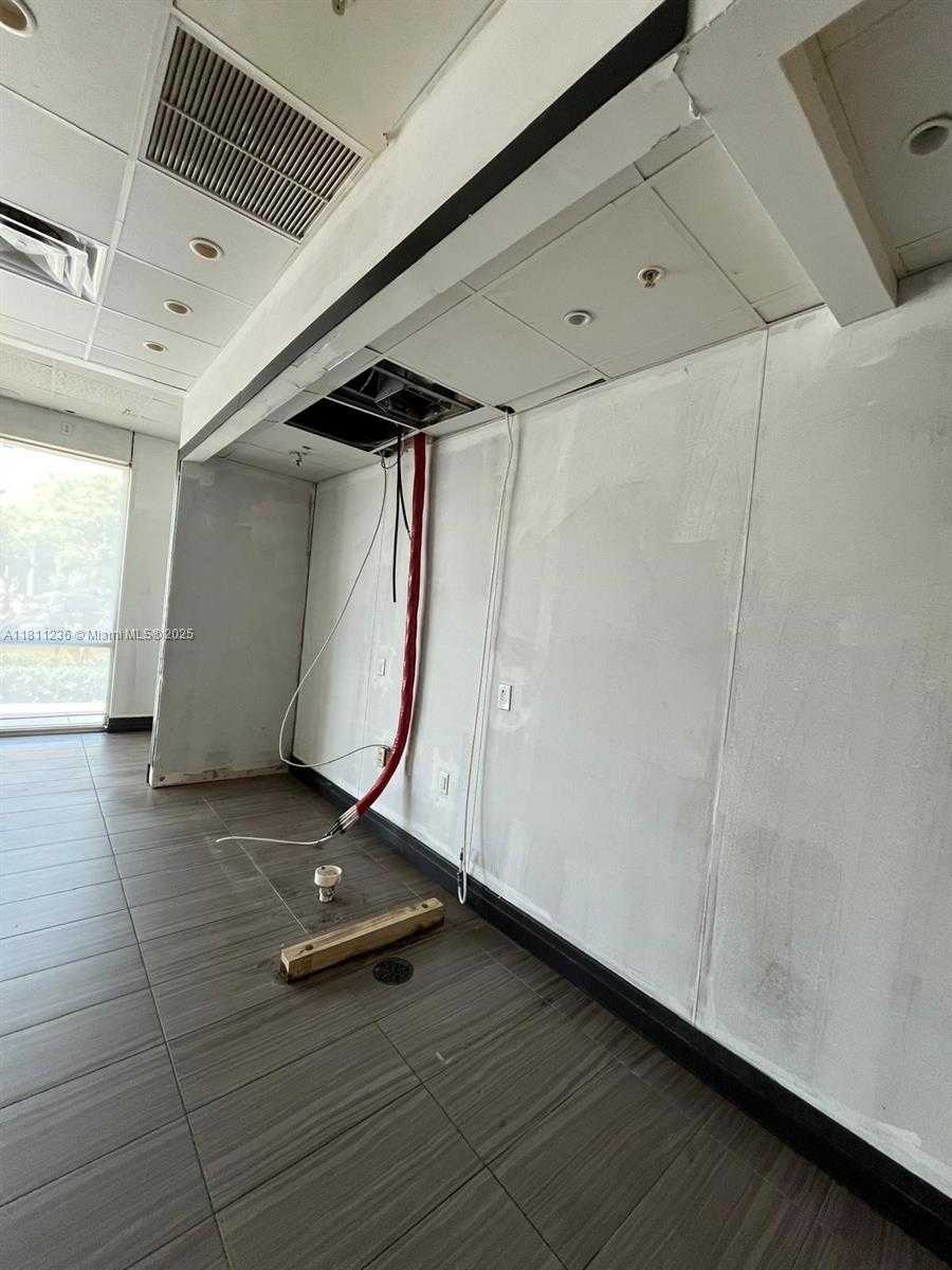 Small Image of 10101 WEST COMMERCIAL BLVD #10121, Tamarac Number 17
