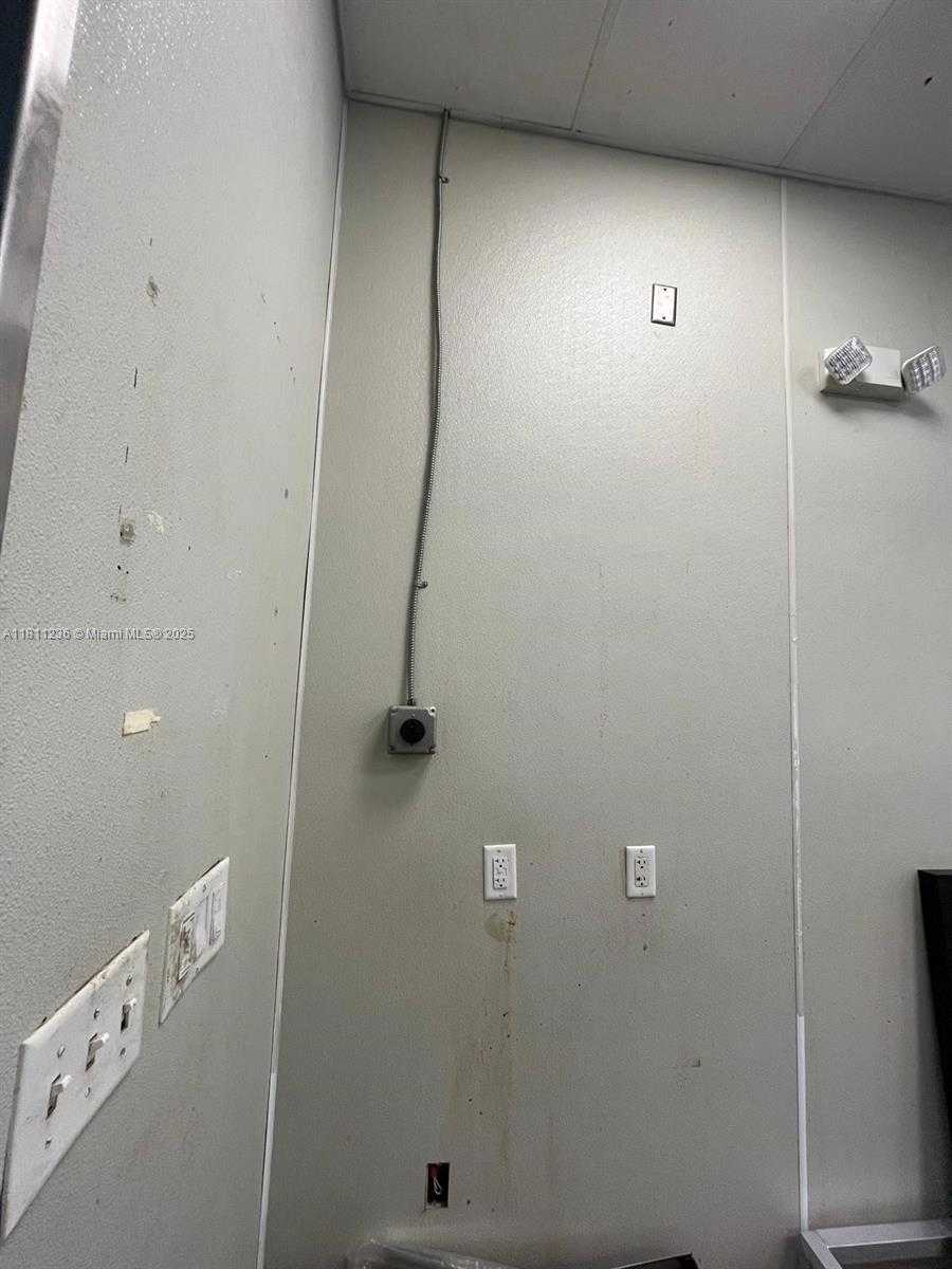 Small Image of 10101 WEST COMMERCIAL BLVD #10121, Tamarac Number 19