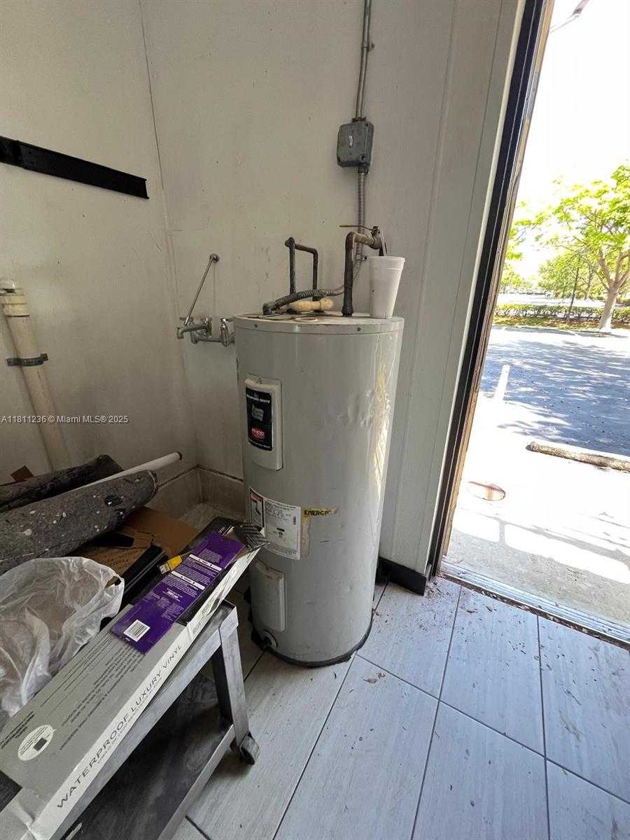 Small Image of 10101 WEST COMMERCIAL BLVD #10121, Tamarac Number 21