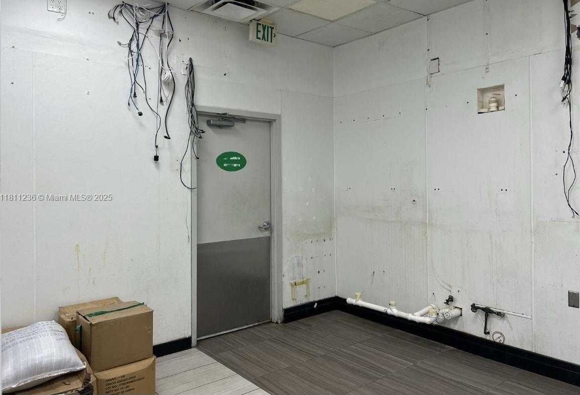 Small Image of 10101 WEST COMMERCIAL BLVD #10121, Tamarac Number 22