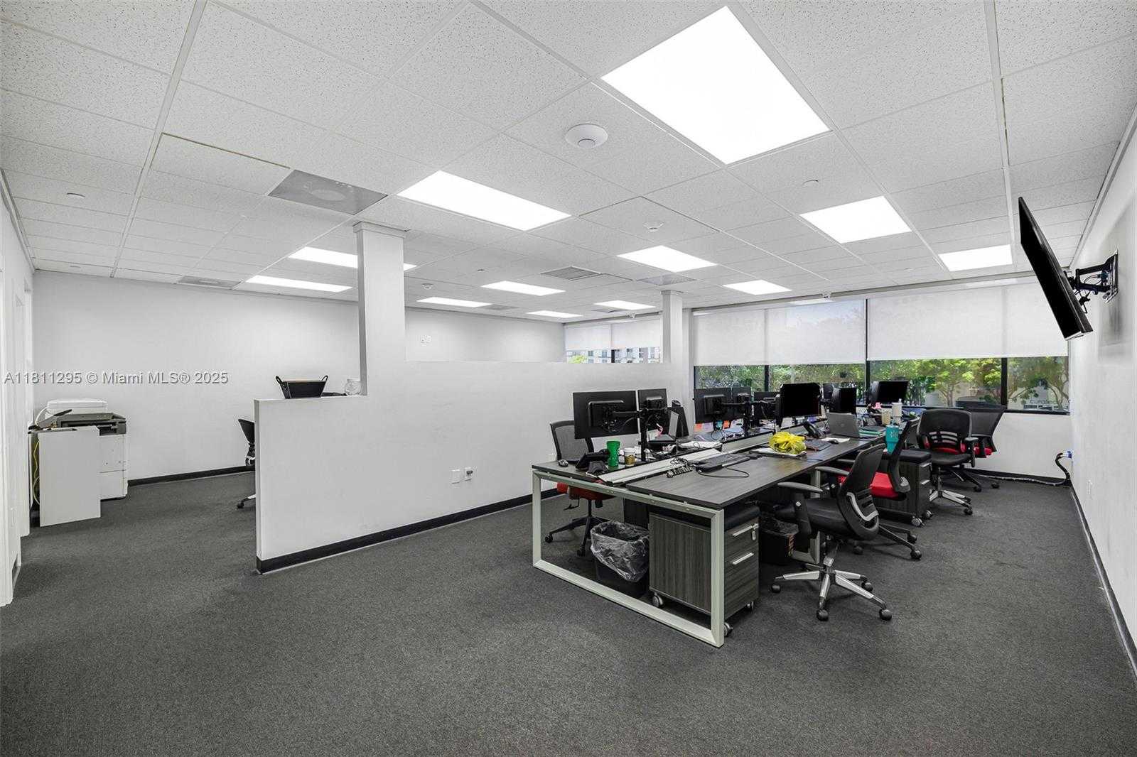 Small Image of 7300 NORTH KENDALL DR, Miami Number 11