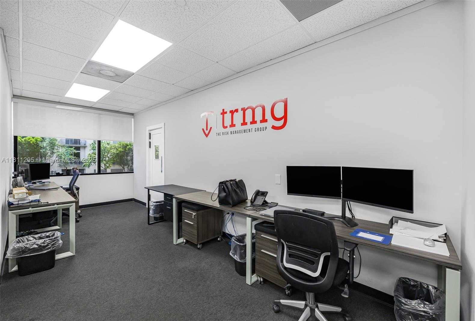 Small Image of 7300 NORTH KENDALL DR, Miami Number 4