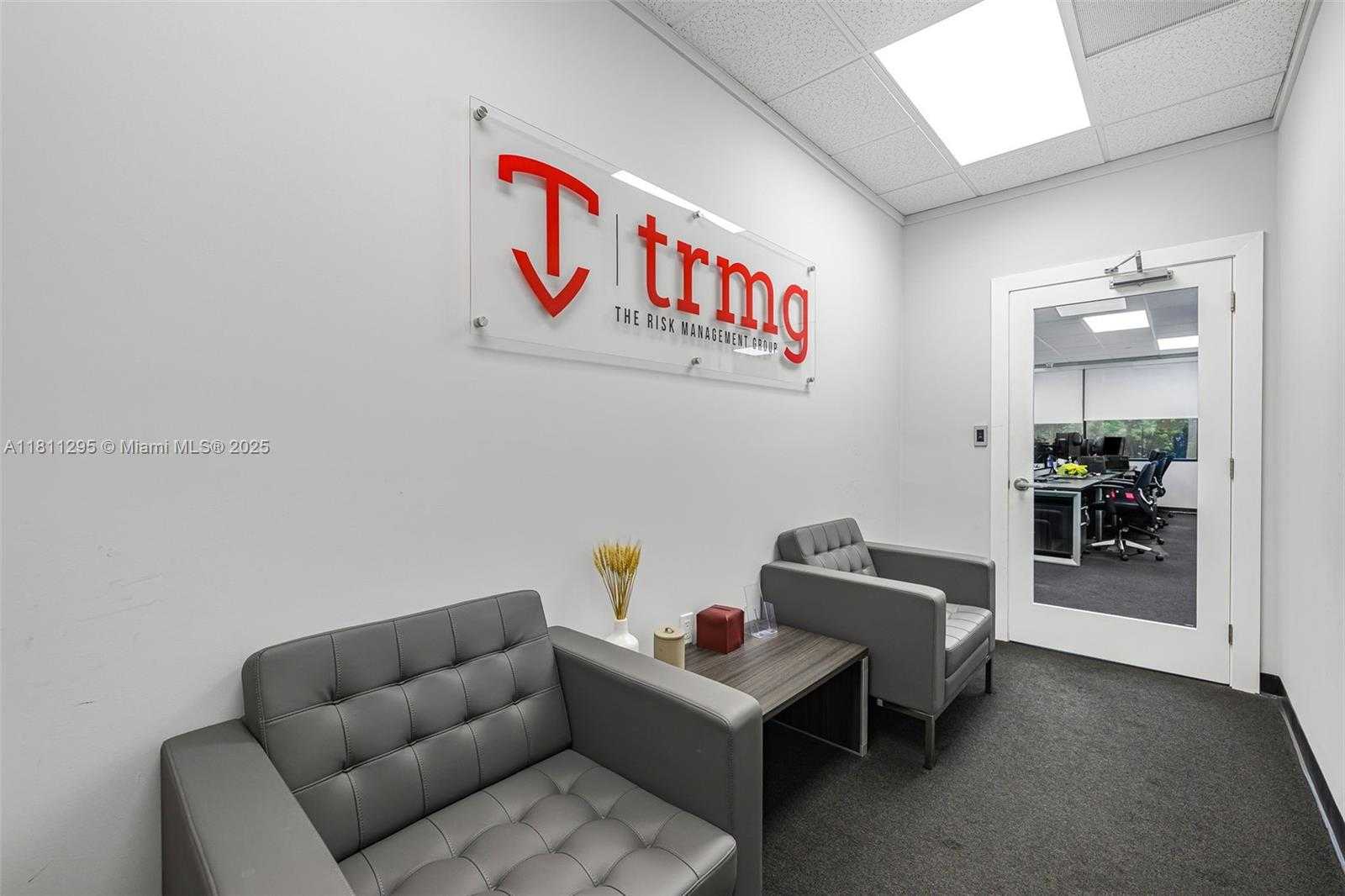 Small Image of 7300 NORTH KENDALL DR, Miami Number 6