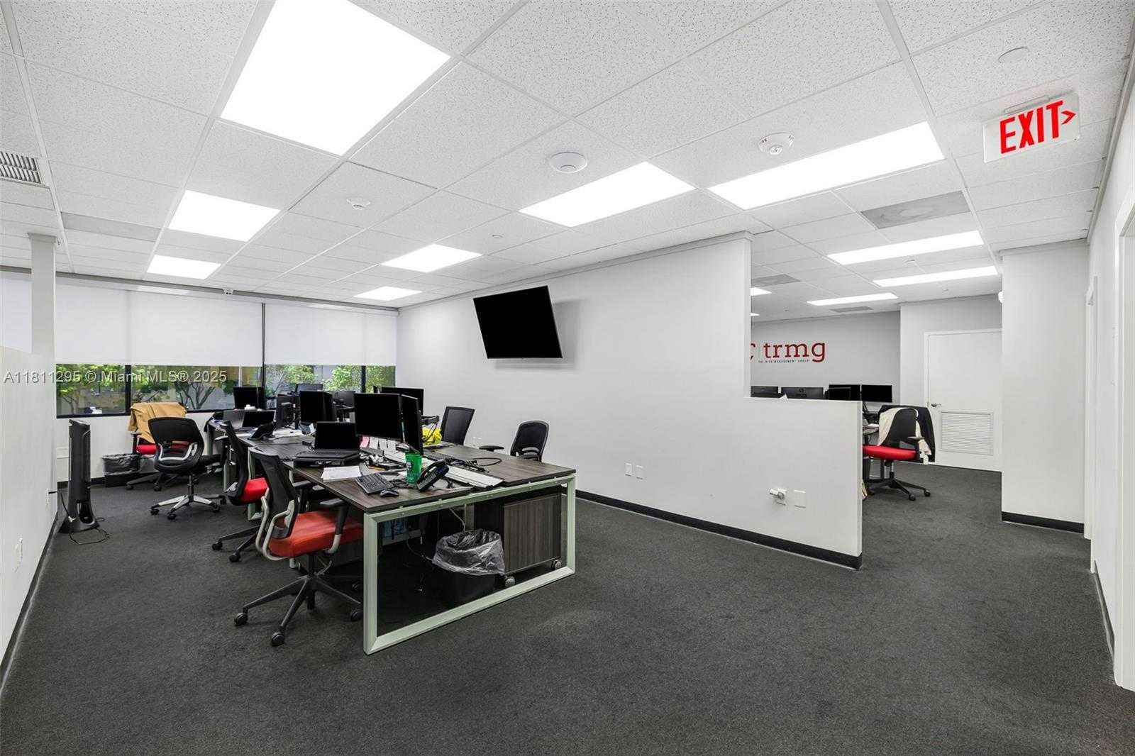 Small Image of 7300 NORTH KENDALL DR, Miami Number 9