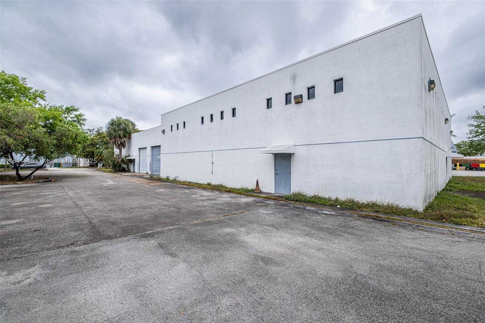 Small Image of 3541 NORTH WEST 53RD ST, Fort Lauderdale Number 3
