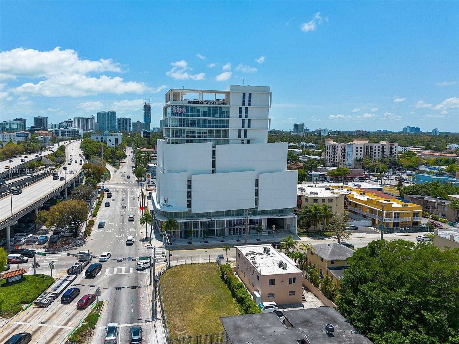 Small Image of 420 SOUTH WEST 7TH ST #1215, Miami Number 24