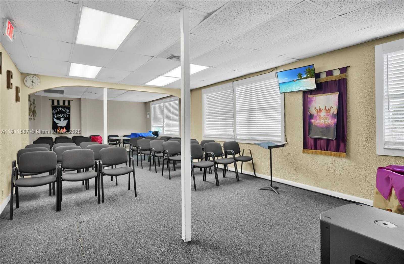 Small Image of 6011 RODMAN ST #107, Hollywood Number 13