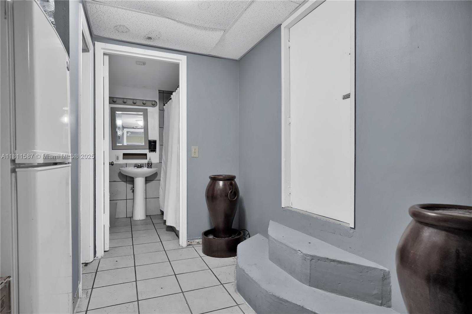 Small Image of 6011 RODMAN ST #107, Hollywood Number 14