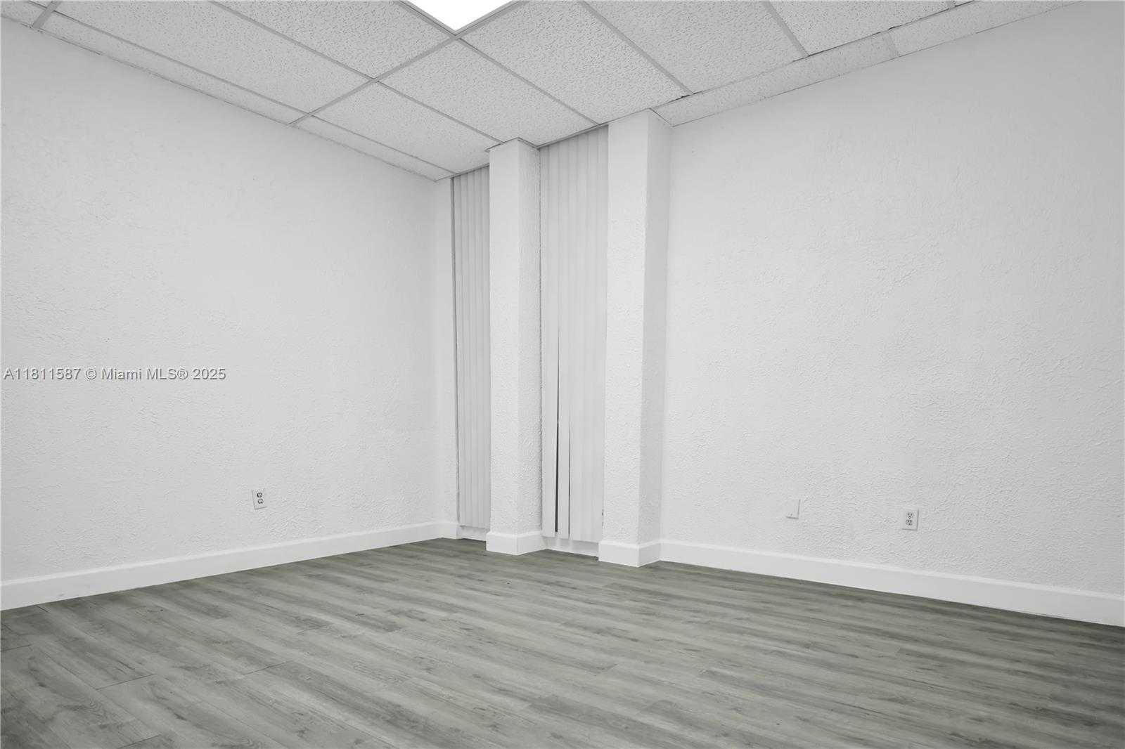 Small Image of 6011 RODMAN ST #107, Hollywood Number 9