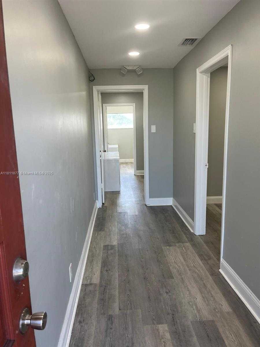 Small Image of 2331 NORTH STATE ROAD 7 #216, Lauderhill Number 4