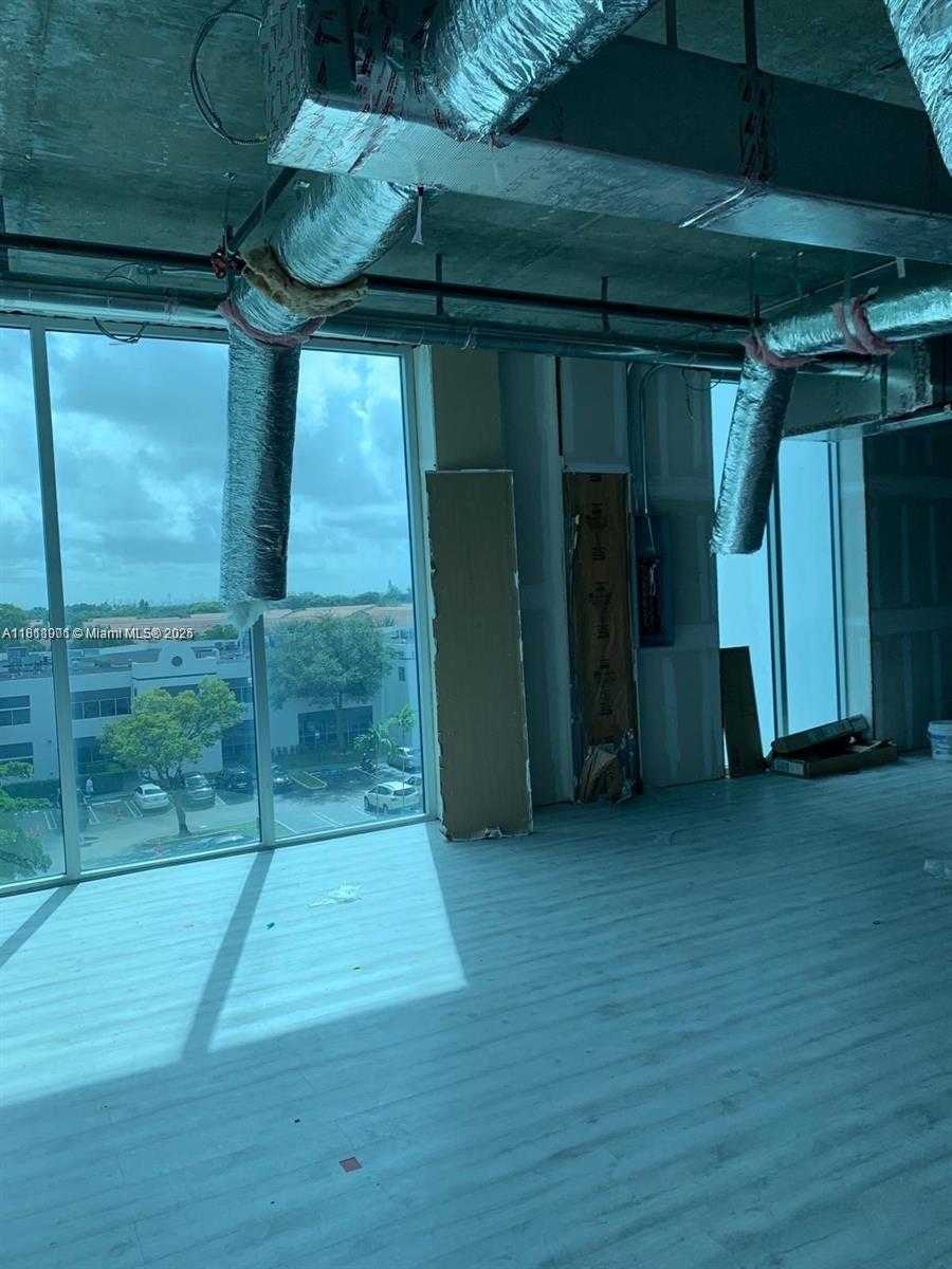 Small Image of 10450 NORTH WEST 33RD ST #309, Doral Number 6