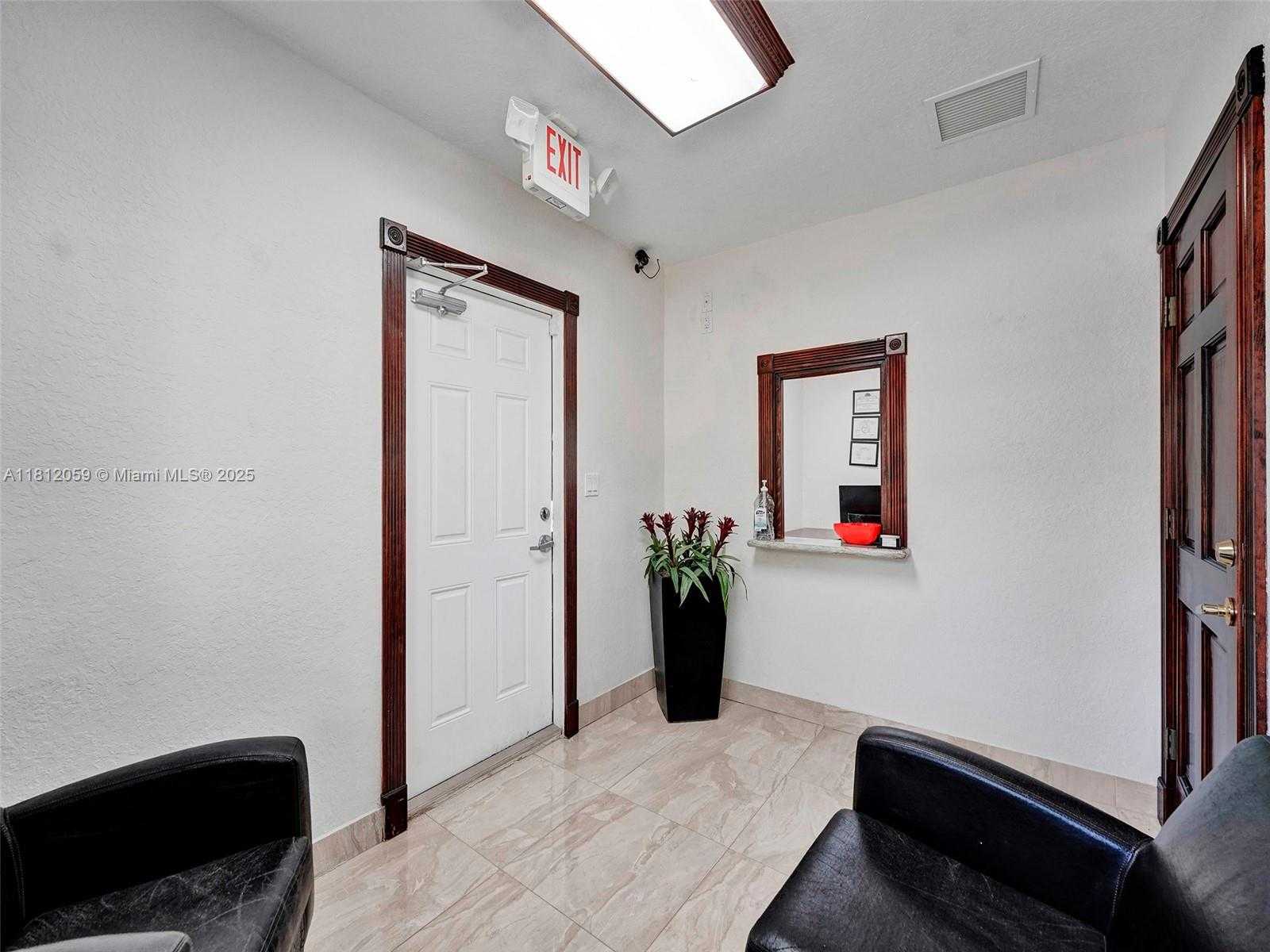 Small Image of 2600 NORTH ANDREWS AVE, Wilton Manors Number 12
